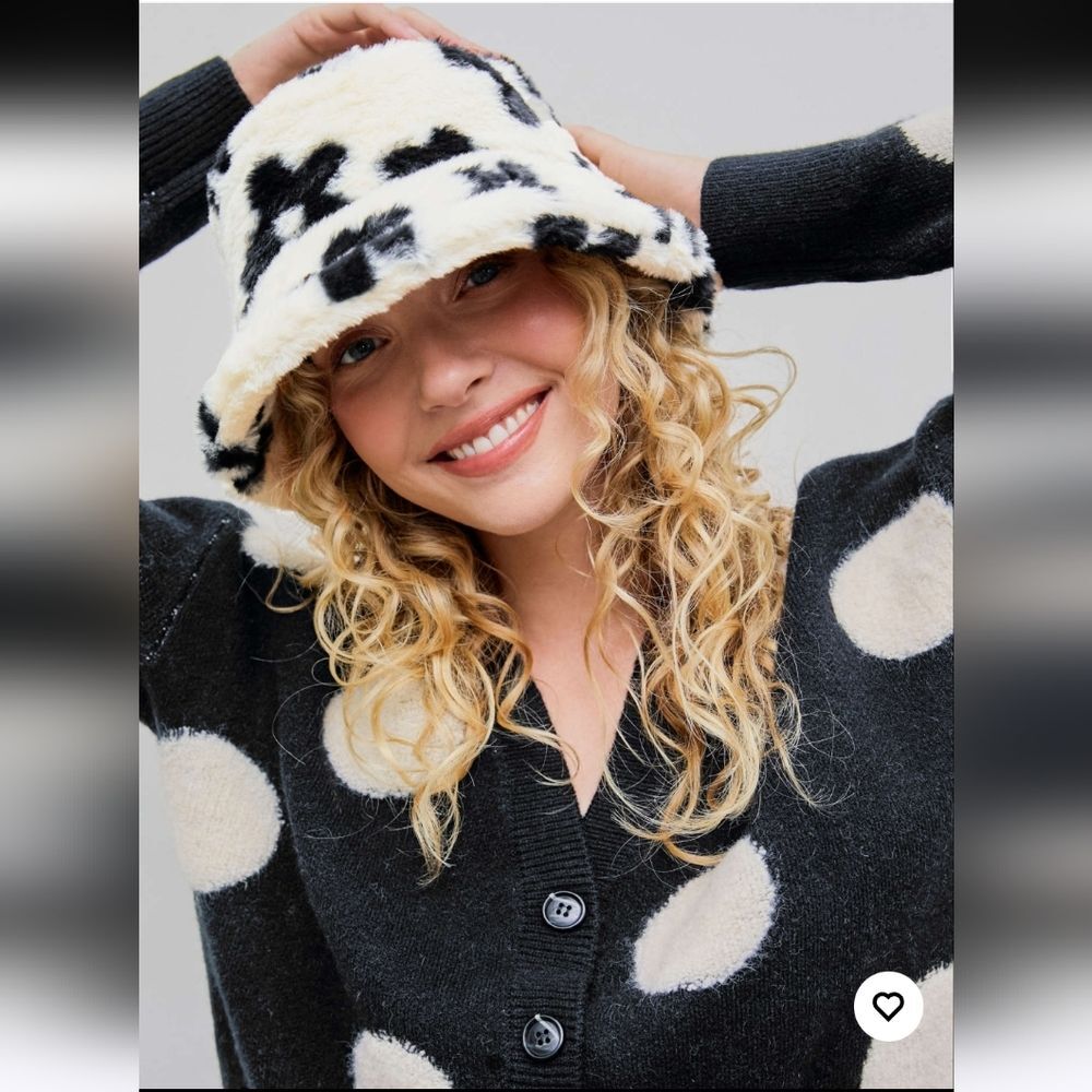 Cider Floral Fluffy Bucket Hat Black White 2731-AP